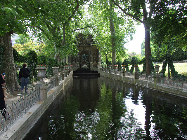 Tuscan Fountain at Luxembourg Garden