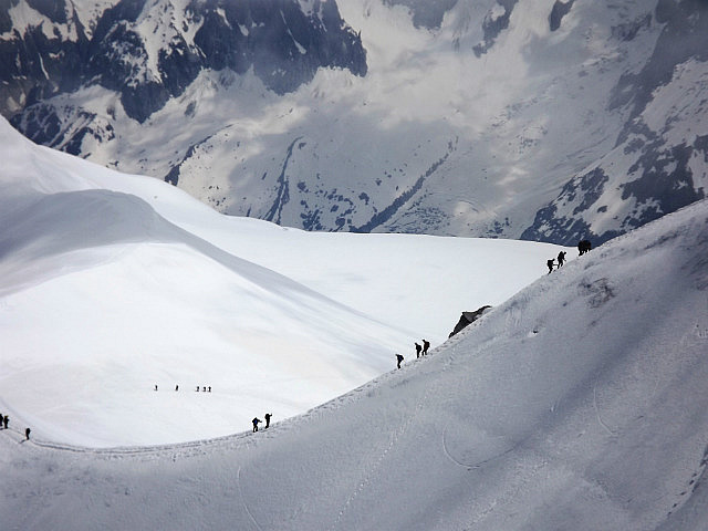 Snow knife ridge leading to Vallee Blanche glacier