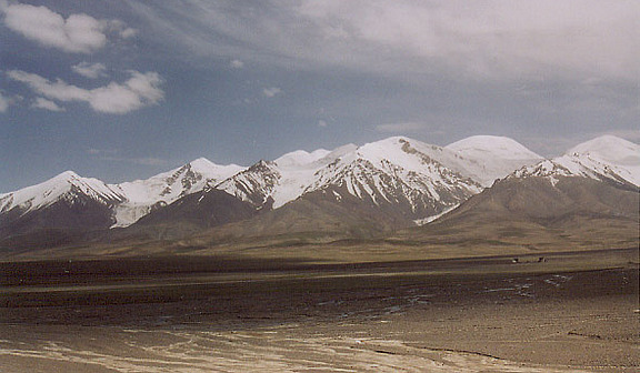 Kunlun Mountains on the Tibetan Plateau